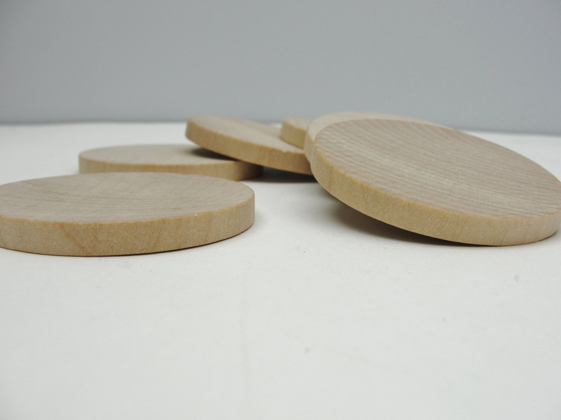 6 Pack Unfinished Wooden Disks with Ribbon and Twine for Crafts